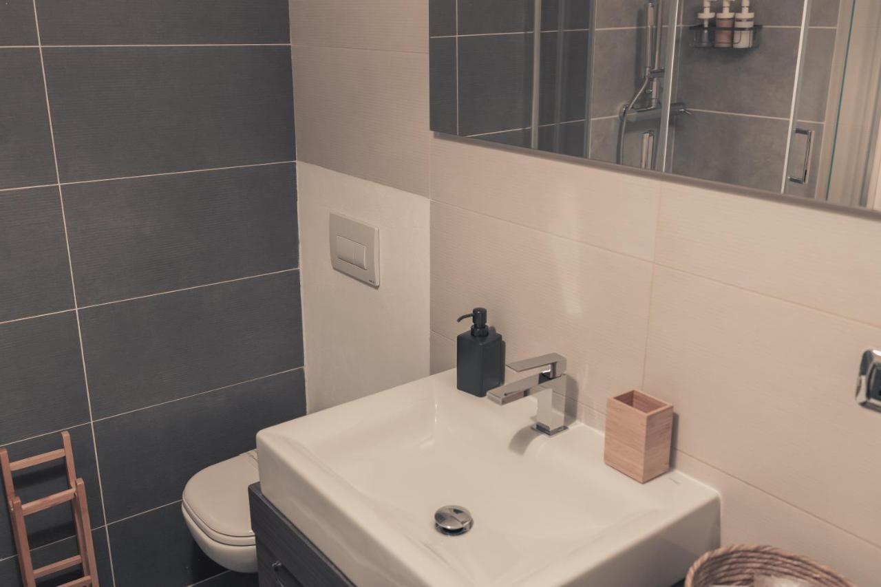 Kindness House Apartment Бергамо Екстериор снимка